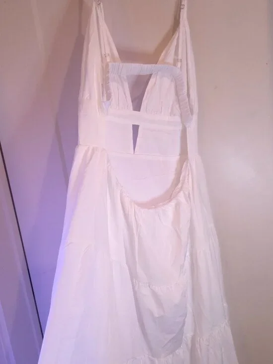 Lightweight White Tiered Maxi Dress - Picture 3 of 8